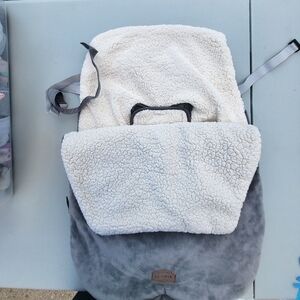 JJ Cole Bundleme Gray and White Sherpa Carseat Bunting